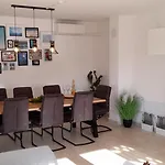 House Emjalemi Daire *