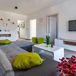 House Emjalemi