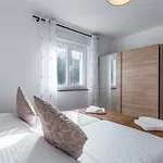 House Emjalemi *