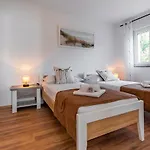 House Emjalemi *