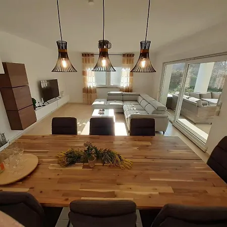House Emjalemi *