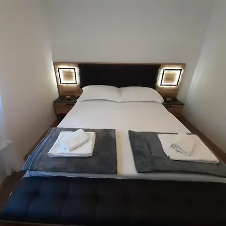 House Emjalemi Πούλα