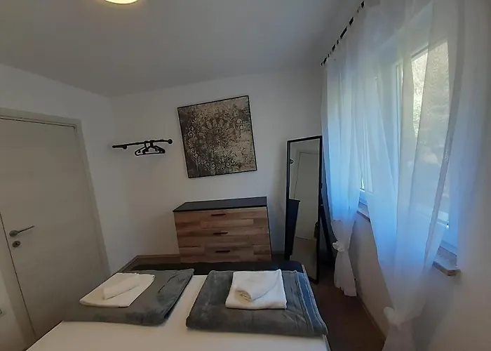 Lejlighed House Emjalemi *