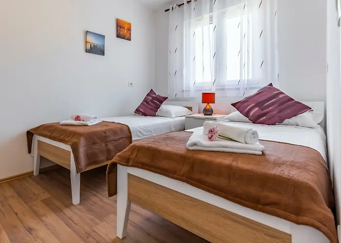 House Emjalemi * Pula