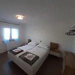 House Emjalemi Apartman