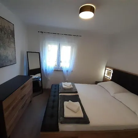 House Emjalemi Apartment Pula