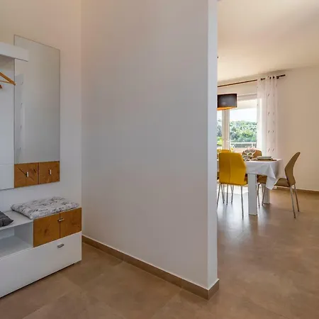 House Emjalemi Apartment Pula