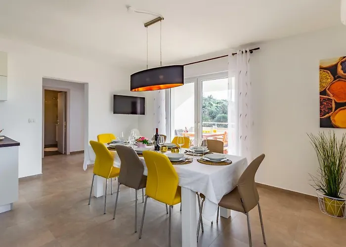 House Emjalemi Appartamento Pola