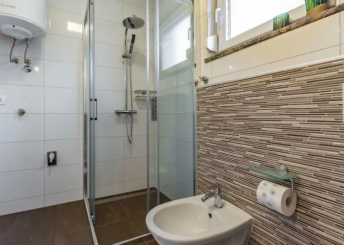 House Emjalemi Appartamento Pola