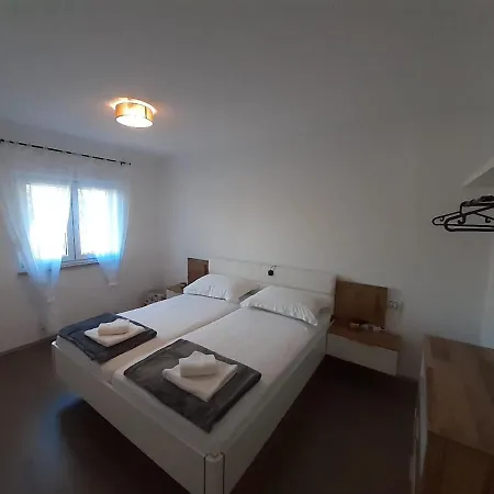 House Emjalemi Apartman