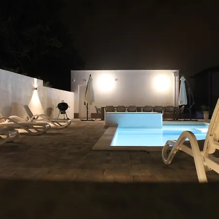 House Emjalemi Apartman