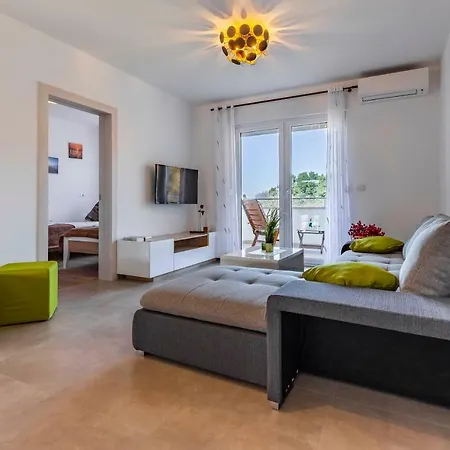 House Emjalemi Apartman