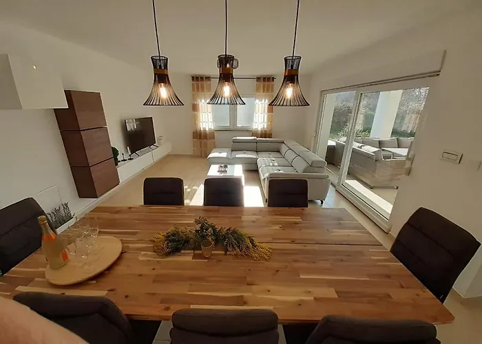 House Emjalemi *